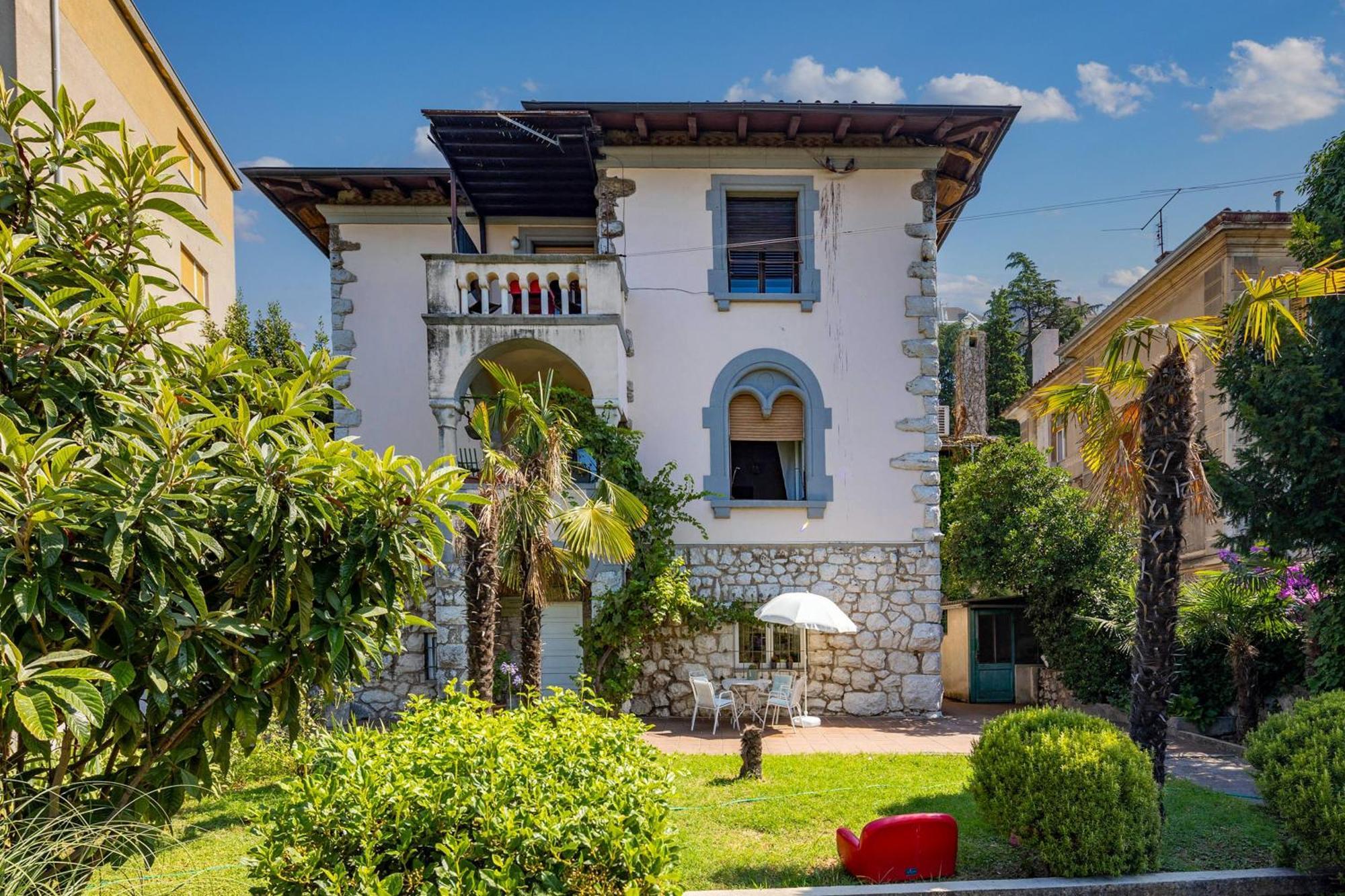 City Apartment With Garden - Happy Rentals Fiume Esterno foto