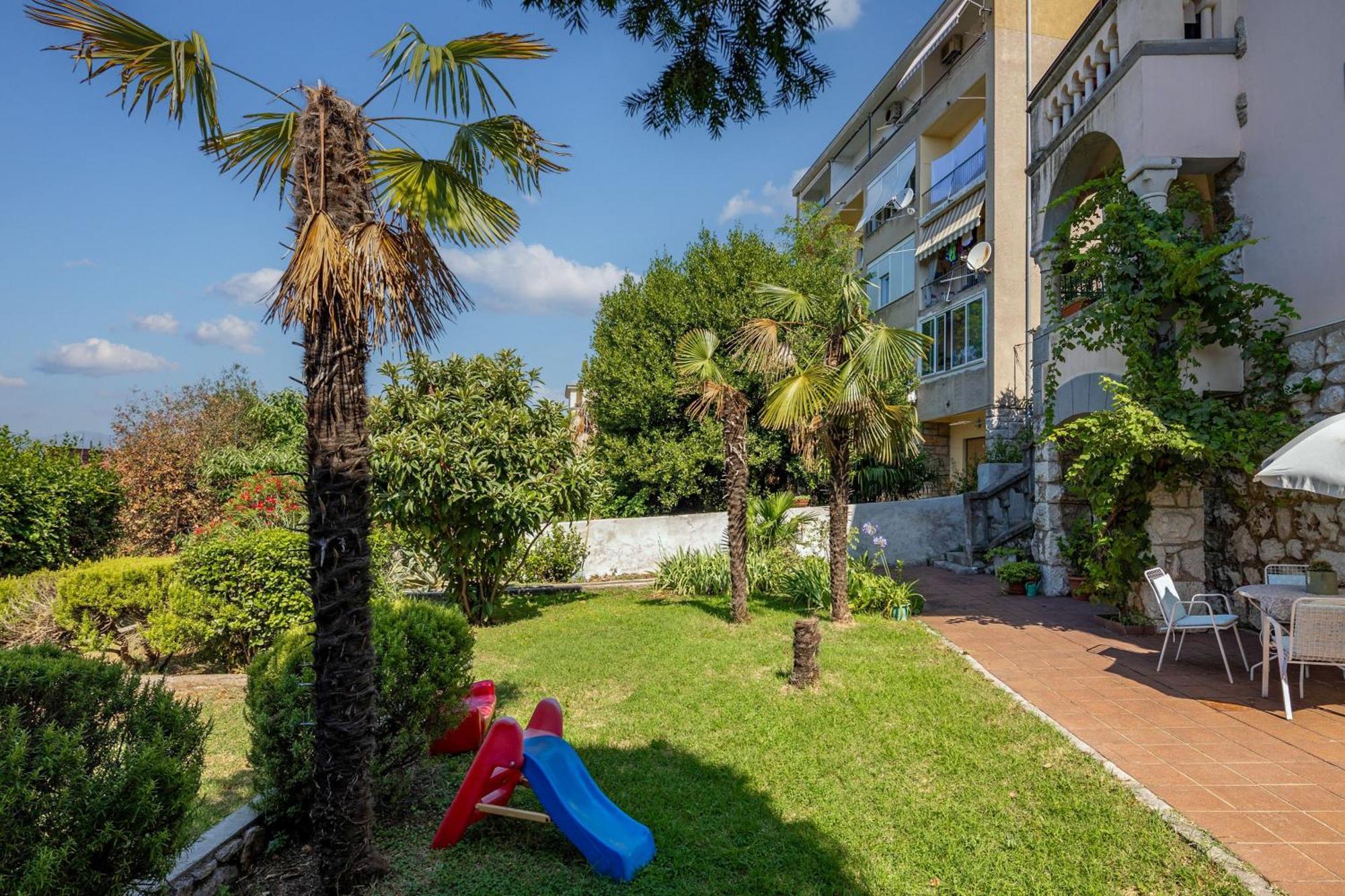 City Apartment With Garden - Happy Rentals Fiume Esterno foto